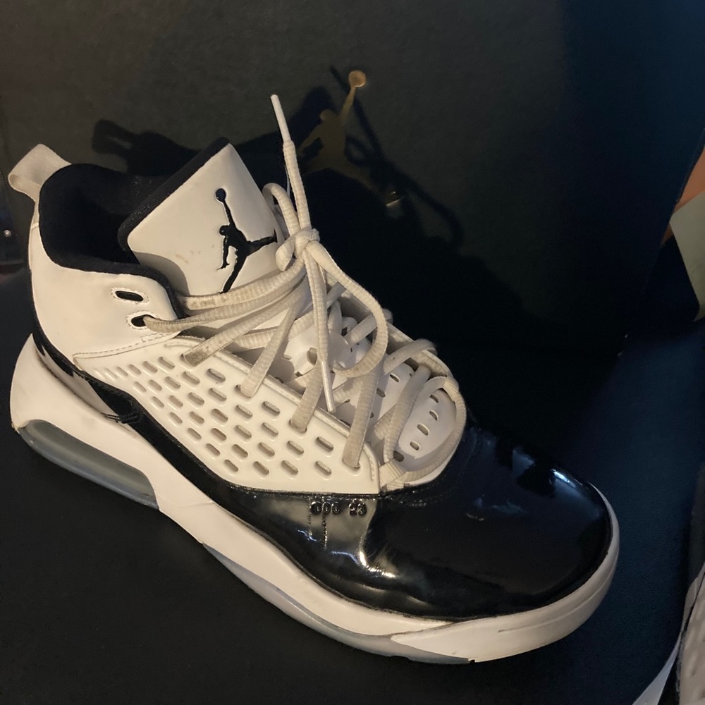 Nike Jordan Maxin 200 Basketball Shoes